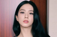 Diện váy hè trẻ trung như cô nàng Jisoo BlackPink