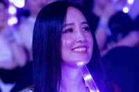 Mai Phương Thúy, Midu cùng 7.000 khán giả xem show Trung Quân