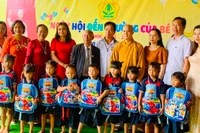 Đồng hành với học sinh nghèo mùa tựu trường