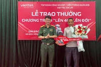 Viettel Gia Lai trao thưởng Chương trình "Lên 4G-Lên đời"