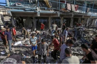 Trong ngày Hamas đồng ý ngừng bắn ngay lập tức, thêm 14 người Palestine ở Gaza thiệt mạng 