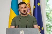 Ông Zelensky nói tổng thống Mỹ vắng mặt tại hội nghị ở Thụy Sỹ đồng nghĩa vỗ tay tán dương tổng thống Nga