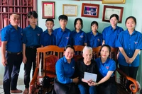 Tuổi trẻ Pleiku, tặng quà Mẹ Việt Nam Anh hùng 