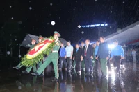 Ấm áp những ngọn nến tri ân các Anh hùng liệt sĩ