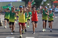 "Dị nhân Marathon" Nguyễn Văn Long: Tôi luôn đặt tính an toàn trên đường chạy lên hàng đầu