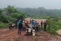 Đức Cơ: Hàng chục người bị mắc kẹt do lũ lớn chia cắt giao thông