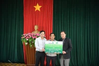 Vietcombank Chi nhánh Gia Lai và Chi nhánh Bắc Gia Lai: Trao tặng 1.000 suất quà Tết cho người nghèo