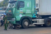 Pleiku: Va chạm giữa xe ô tô đầu kéo và xe máy, 1 người tử vong