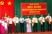 An Khê công bố quyết định về công tác cán bộ