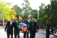 An Khê truy điệu và an táng 5 hài cốt liệt sĩ. Ảnh: Ngọc minh