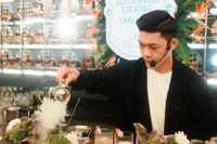 BARTENDER - nghề 'chất' của người trẻ