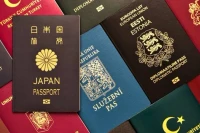 Những người cầm một trong 6 hộ chiếu này đi 194 nước không cần xin visa