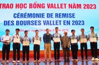 10 học sinh Trường THPT chuyên Hùng Vương nhận học bổng Vallet năm 2023 