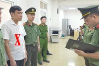 Bắt nguyên giám đốc và phó giám đốc văn phòng đăng ký đất đai