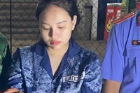 Cô gái 19 tuổi vận chuyển 15kg ma túy, 40 bánh heroin