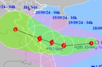 Bão số 4 hướng vào khu vực Quảng Bình - Đà Nẵng, di chuyển phức tạp, miền Trung mưa to đến 500 mm