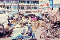 Buôn bán “chợ trời”