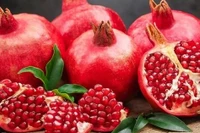 Quả lựu được coi là 'thần dược' với quý ông, nhưng những người này nên tránh xa