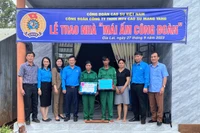 Trao 3 căn nhà "Mái ấm Công đoàn" cho công nhân dân tộc thiểu số