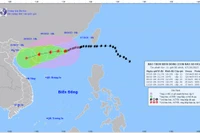 Bão số 4 gây gió giật cấp 16, đang di chuyển chậm theo hướng Tây