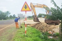 Kiên quyết giải tỏa công trình lấn chiếm hành lang an toàn đường bộ