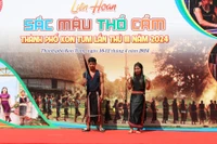 Liên hoan sắc màu thổ cẩm thành phố Kon Tum lần thứ III