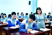  Chi tiết đề thi, đáp án các môn vật lý, hóa học, sinh học