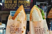 31 người ngộ độc sau khi ăn bánh mì Phượng ở Hội An