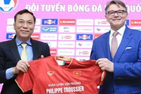 VFF phải đền bù bao nhiêu tiền để chấm dứt hợp đồng với HLV Philippe Troussier?