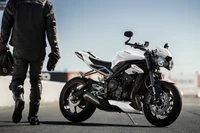 Triumph Street Triple RS: Sự kết hợp hoàn hảo giữa sức mạnh và sự linh hoạt với 445 triệu đồng