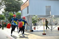  Sôi nổi Hội thi nghiệp vụ chữa cháy và cứu nạn cứu hộ "Tổ liên gia an toàn phòng cháy, chữa cháy"