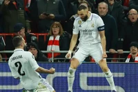 Real Madrid ngược dòng thắng 'hủy diệt' Liverpool ngay tại Anfield