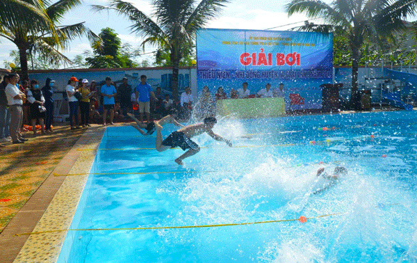 Giải bơi do huyện Ia Grai tổ chức. Ảnh: H.S