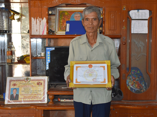 Già làng Ksor Glup. Ảnh: H.P Già làng Ksor Glup. Ảnh: H.P