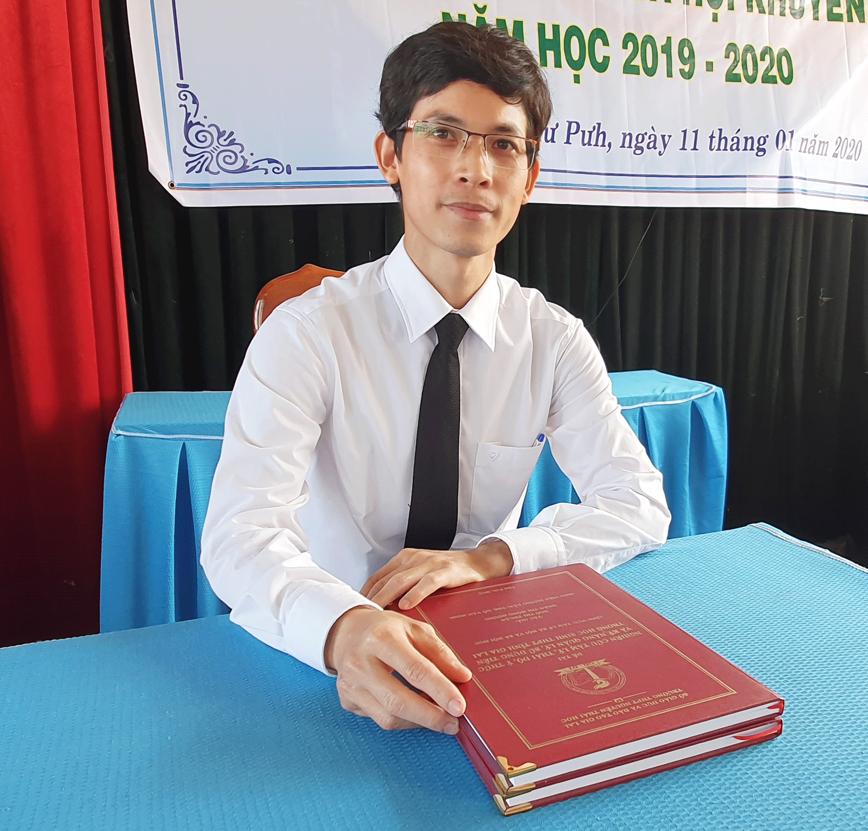 Thầy giáo Đỗ Văn Minh. Ảnh: H.Đ.T Thầy giáo Đỗ Văn Minh. Ảnh: H.Đ.T