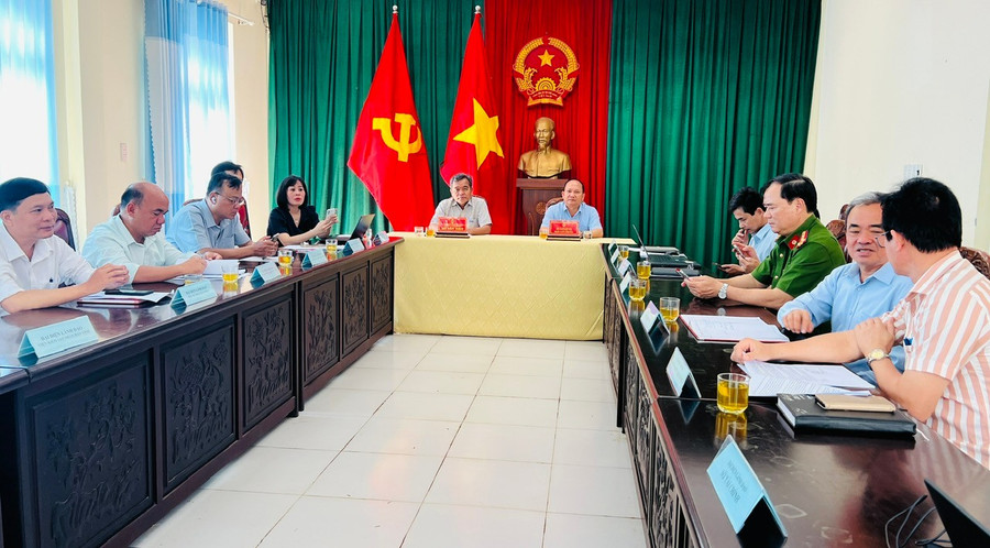 Quang cảnh buổi tiếp công dân định kỳ tháng 5. Ảnh: Đinh Yến z6602698053918-8a0b467749ee96d2695fa04c02c22989.jpg