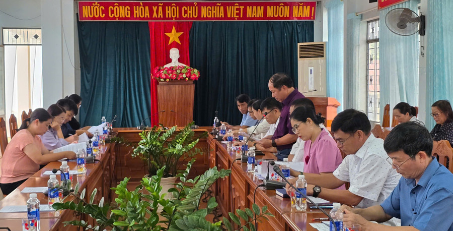 Quang cảnh buổi làm việc. Ảnh: Đinh Yến 01.jpg