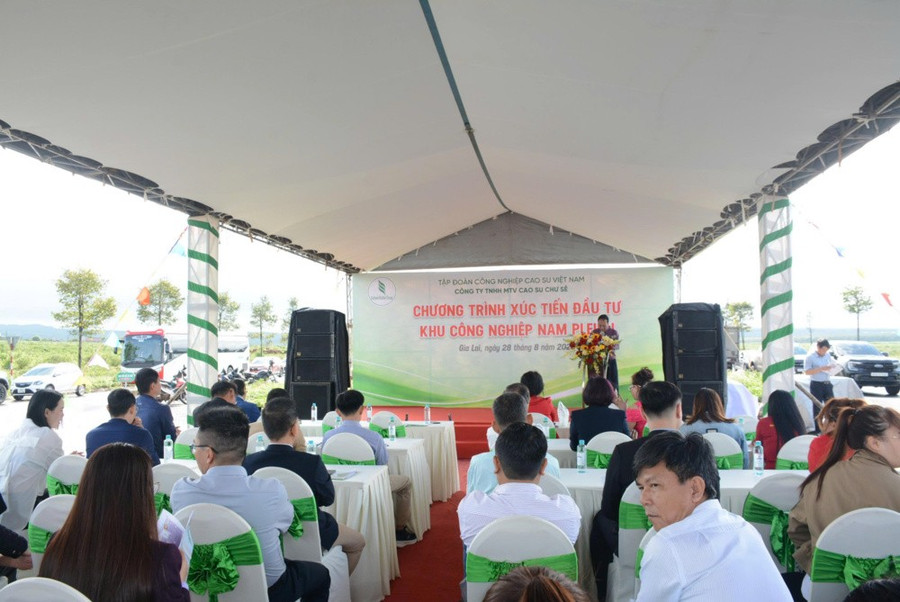 Quang cảnh Chương trình xúc tiến đầu tư. Ảnh: V.V 111234.jpg