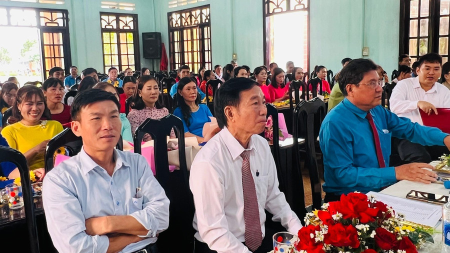 Đại biểu dự hội nghị điển hình tiên tiến. Ảnh: Đinh Yến 123445.jpg