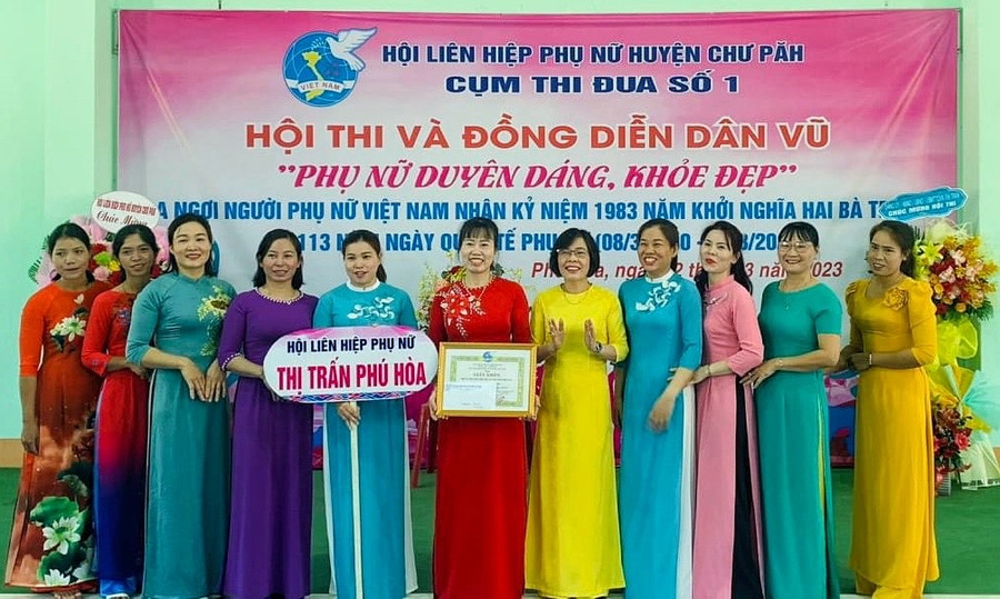 Hội LHPN thị trấn Phú Hòa giành giải nhất hội thi. Ảnh: Minh Châu