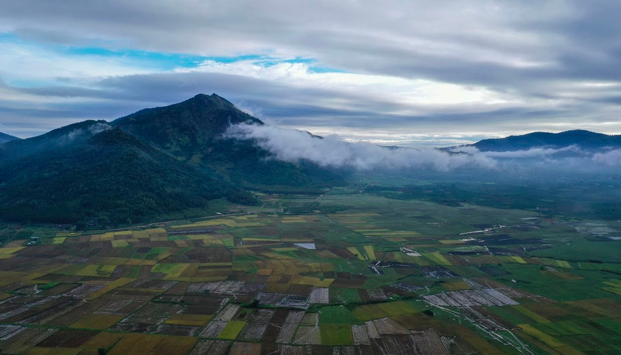 Núi đôi ở thắng cảnh phía Tây tỉnh Gia Lai. Ảnh: Bi Ly Núi đôi ở thắng cảnh phía Tây tỉnh Gia Lai. Ảnh: Bi Ly