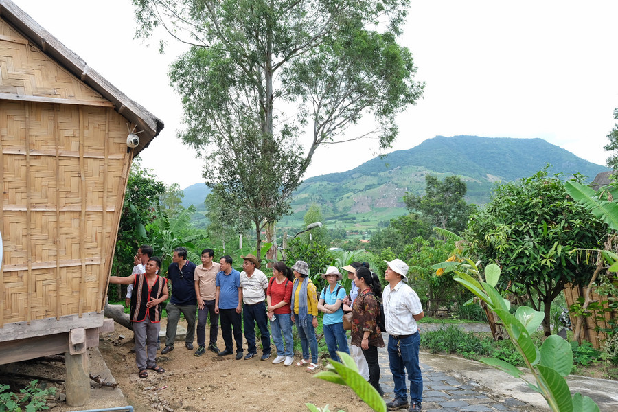 Cách giới thiệu của hướng dẫn viên du lịch: Hướng dẫn chi tiết và bài tập thực hành