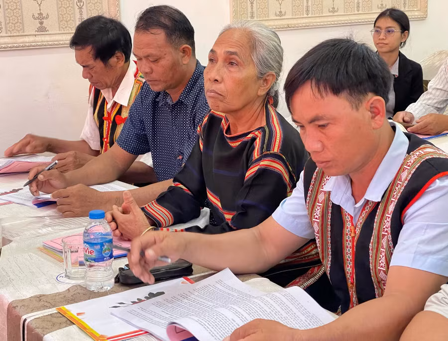 Lớp tập huấn nhằm phát huy vai trò của chủ thể trong công tác bảo tồn, phát huy bản sắc văn hóa các dân tộc thiểu số. Ảnh: Hoàng Ngọc