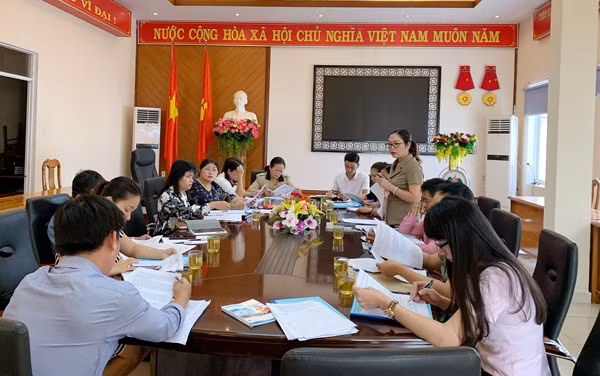 Hội LHPN tỉnh giám sát chương trình hành động quốc gia vì trẻ em tỉnh Gia Lai tại Sở Lao động-Thương binh và Xã hội. Ảnh: Minh Châu