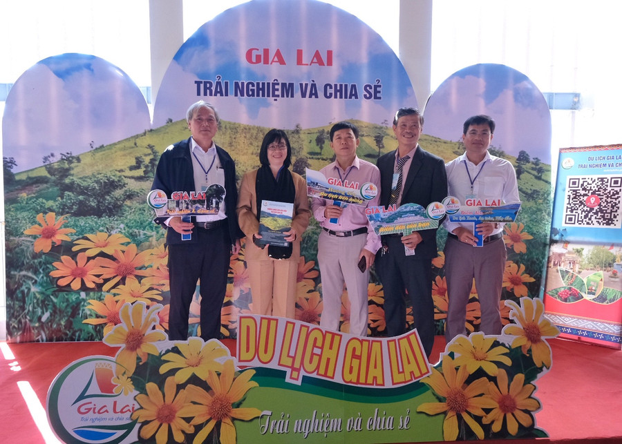 Gia Lai giới thiệu các sản phẩm du lịch đặc sắc, điểm checkin trong khuôn khổ hội nghị. Ảnh: Hoàng Ngọc