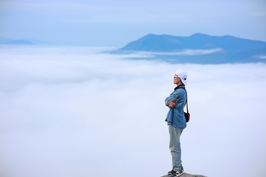 Những giây phút tĩnh lặng cùng thiên nhiên, tách biệt khỏi những ồn ào, náo nhiệt là cách nhiều bạn trẻ đi tìm cảm hứng sáng tạo cho công việc. Ảnh: Minh Lê