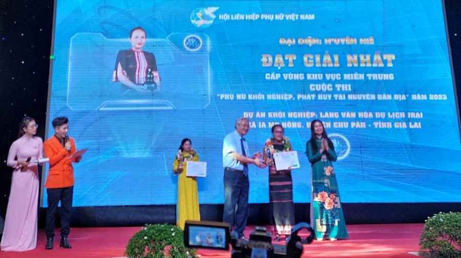Dự án khởi nghiệp của phụ nữ Gia Lai xuất sắc giành giải nhất cấp vùng miền Trung. Ảnh: Thu Hường Dự án khởi nghiệp của phụ nữ Gia Lai xuất sắc giành giải nhất cấp vùng miền Trung. Ảnh: Thu Hường