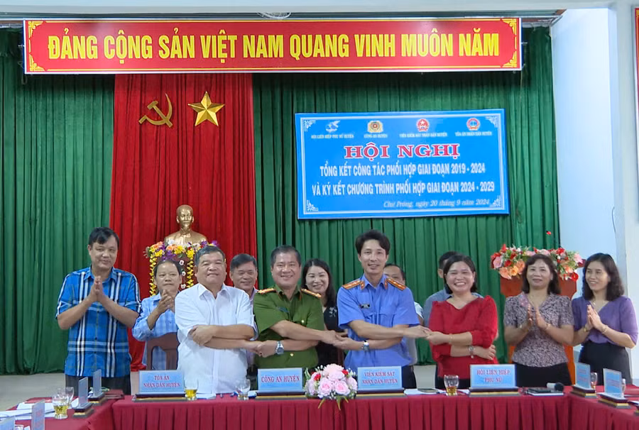 4 cơ quan ký kết chương trình phối hợp giai đoạn 2024-2029. Ảnh: MINH CHÂU