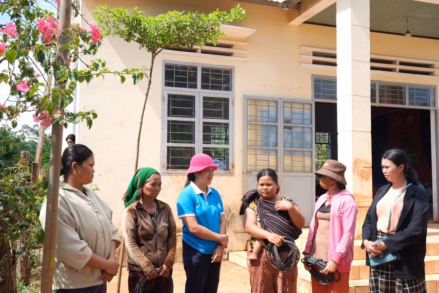 Đội ngũ cán bộ Hội Phụ nữ cơ sở ngày càng được nâng cao kiến thức, kỹ năng xử lý các tình huống tại cơ sở. Ảnh: Minh Châu