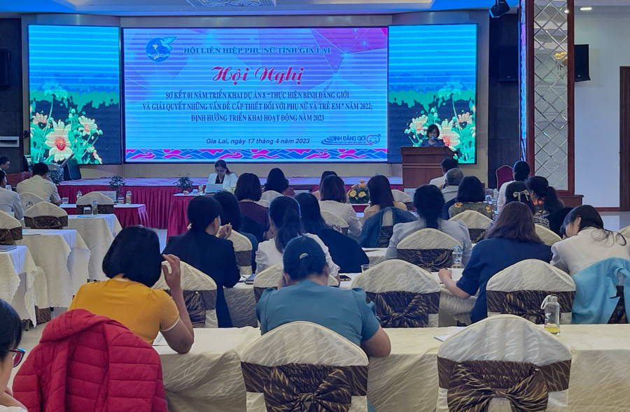 Các địa phương triển khai hiệu quả Dự án 8 chia sẻ kinh nghiệm tại hội nghị. Ảnh: Minh Châu Các địa phương triển khai hiệu quả Dự án 8 chia sẻ kinh nghiệm tại hội nghị. Ảnh: Minh Châu